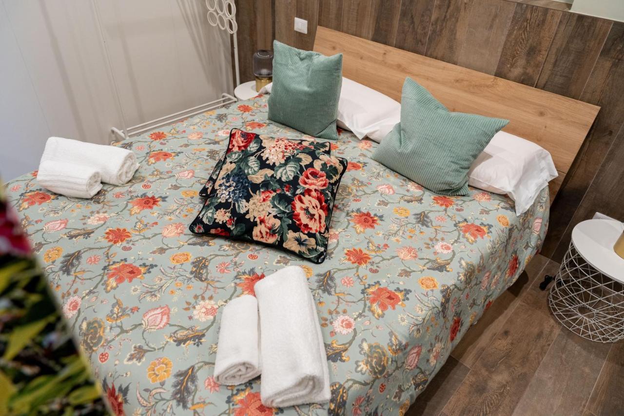 Palazzo Nicolaus Del Lungomare Bed & Breakfast Bari Eksteriør bilde