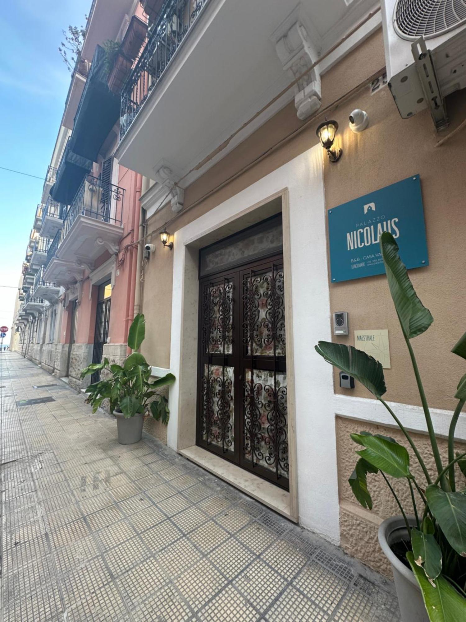 Palazzo Nicolaus Del Lungomare Bed & Breakfast Bari Eksteriør bilde